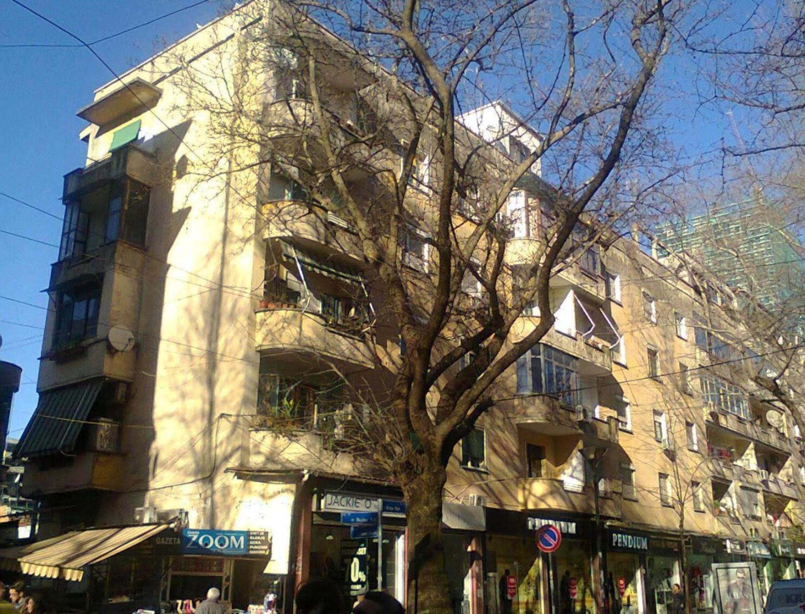 An Apartment With Fireplace Тирана Экстерьер фото
