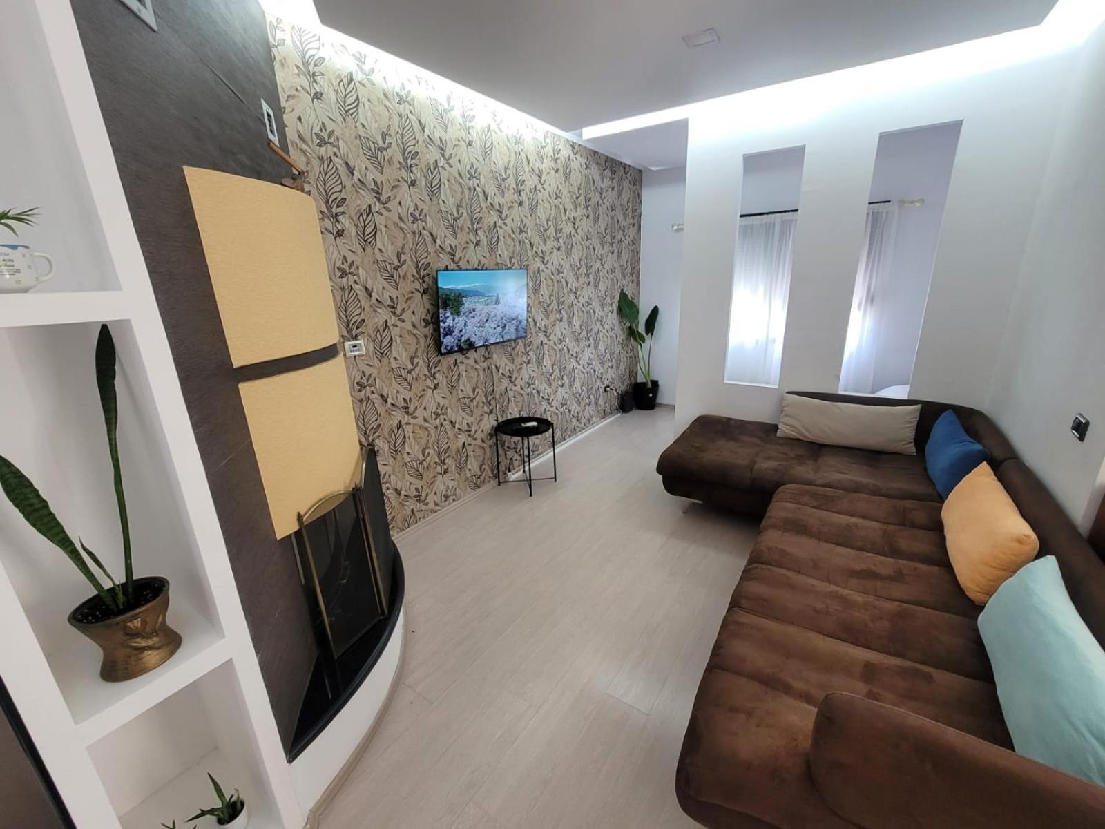 An Apartment With Fireplace Тирана Экстерьер фото